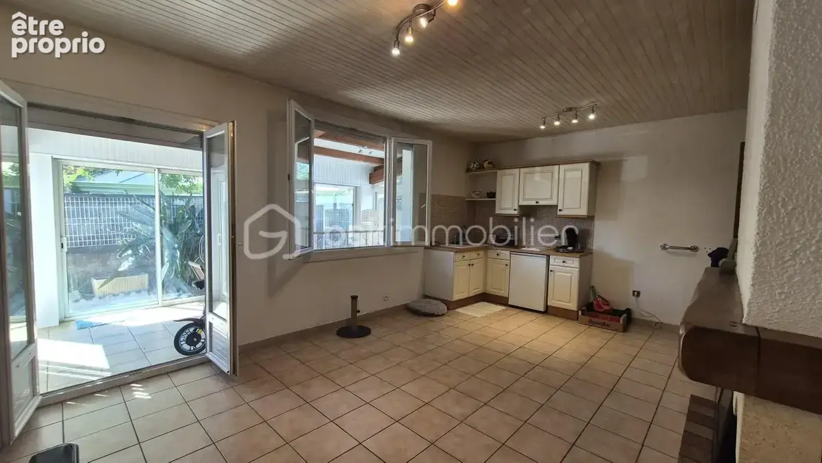 A vendre maison de ville 3 faces de 138m² sur terrain de 250m² a elne - centre ville - cinq chambres - garage exceptionnel - ver - photo 19