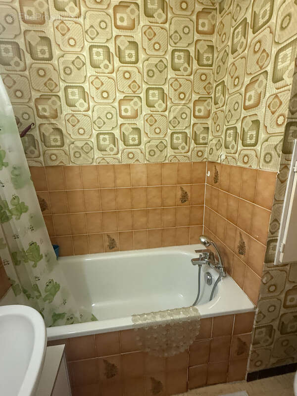 Appartement à ENCHASTRAYES