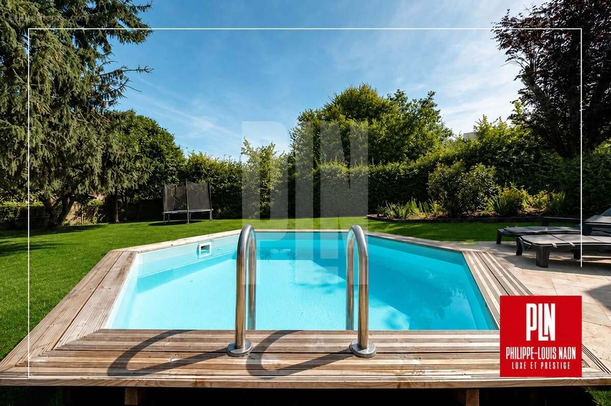 Prémartine - maison 4 chambres et 1 bureau avec jardin, piscine et garage ! - photo 8
