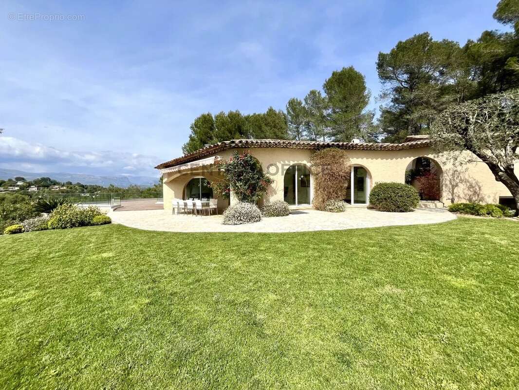 Maison à MOUGINS