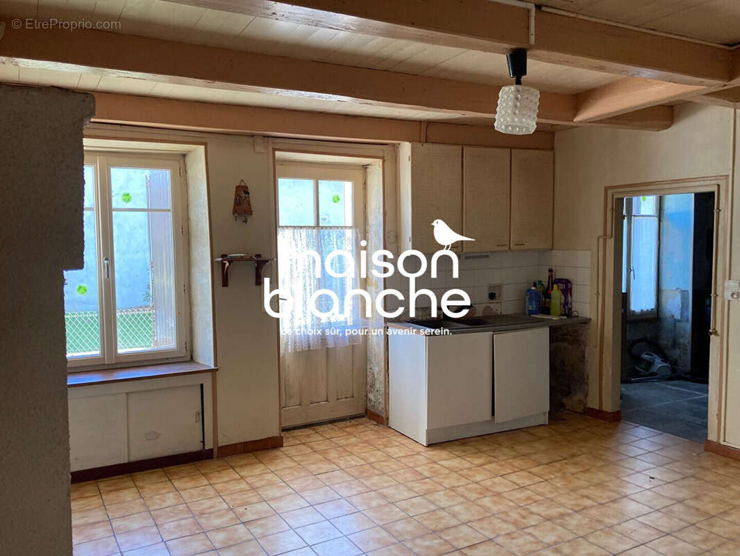 Maison à FOMPERRON