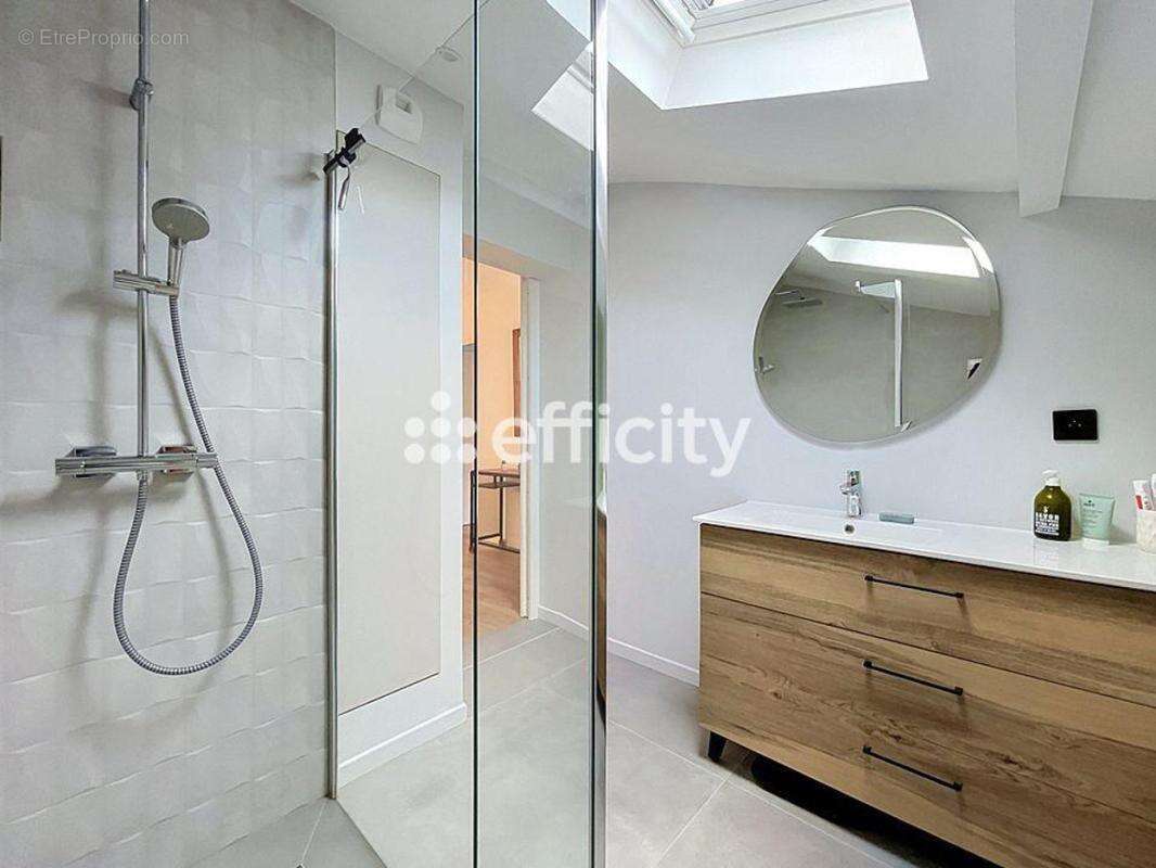 Maison 86 m² à Vaulx-Milieu  - photo 5