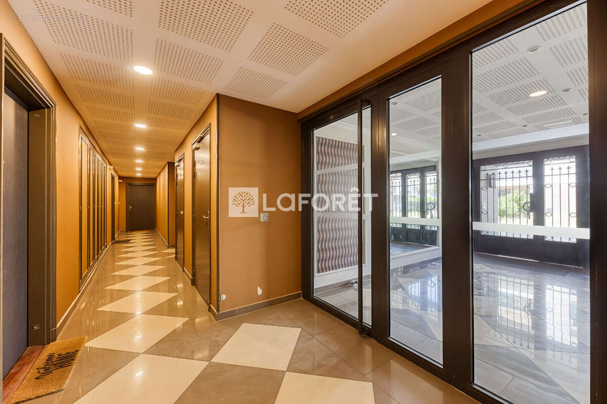 Appartement à OZOIR-LA-FERRIERE