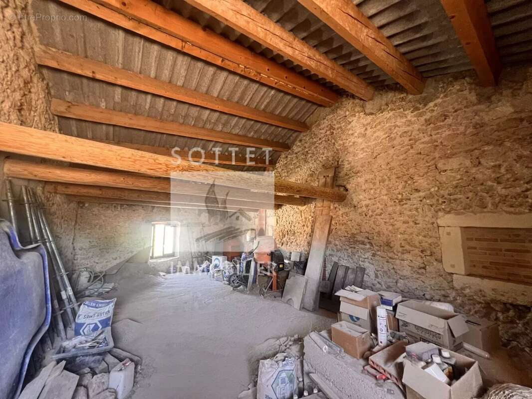 Maison à SUZE-LA-ROUSSE