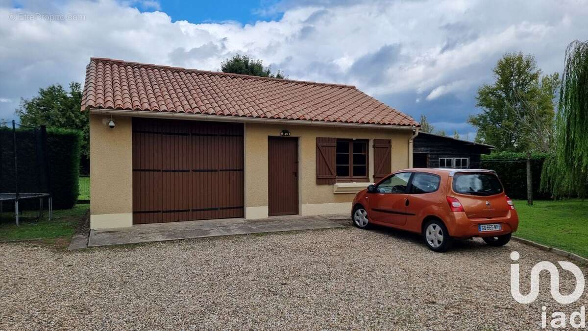 Maison 109 m² à Saint-Pey-De-Castets  - photo 4