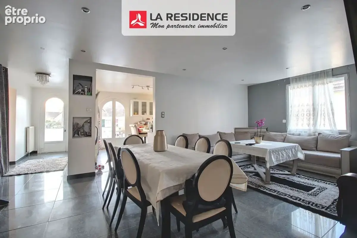 Maison 11 pièces 210 m² à vendre à Saint-Etienne-Du-Rouvray (76800) - photo 2