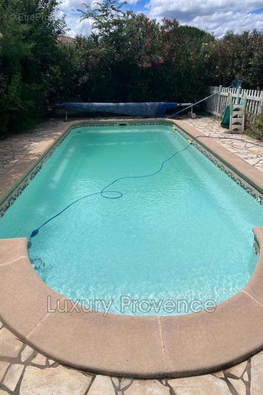 Maison à POURRIERES