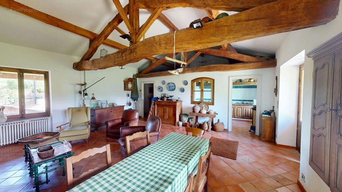 Maison à SAINT-PIERRE-LE-VIEUX