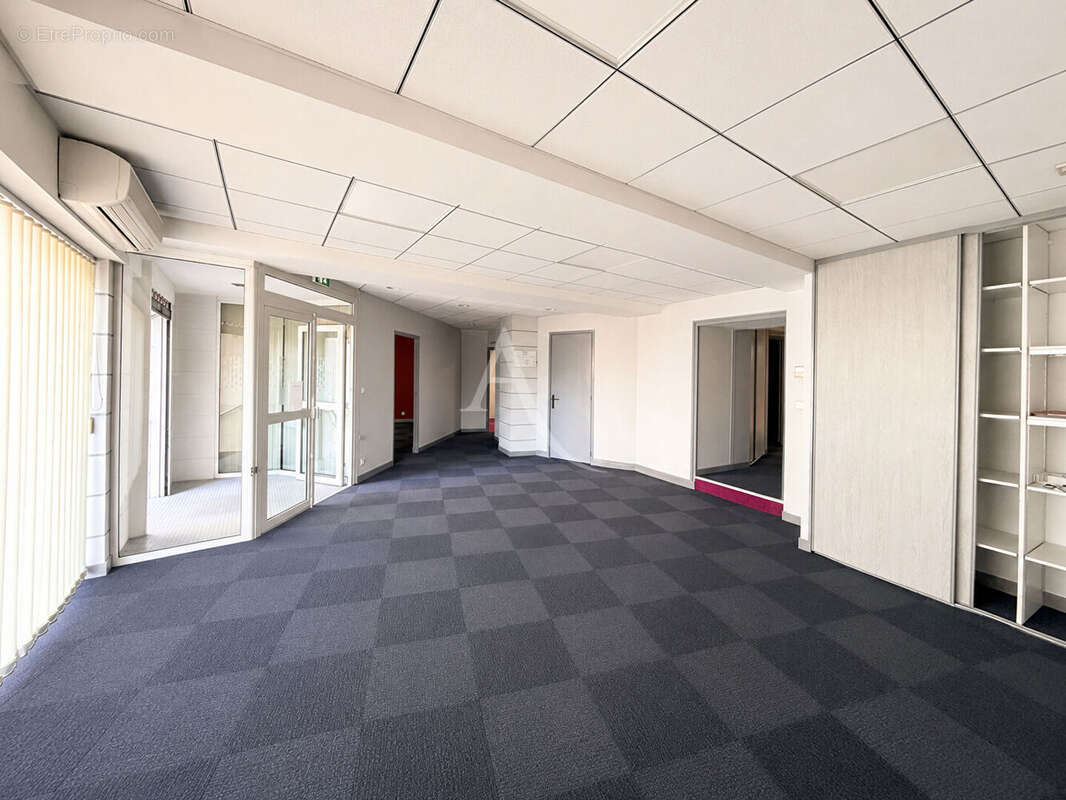 Immeuble de rapport en plein coeur de Doué-la-Fontaine - Rentabilité immédiate et fort potentiel de développement - photo 3