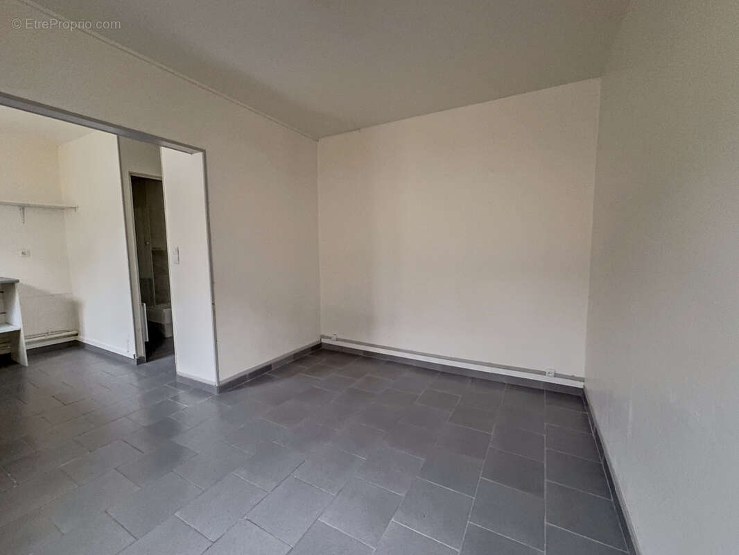 Appartement à SAINT-ETIENNE-DU-ROUVRAY