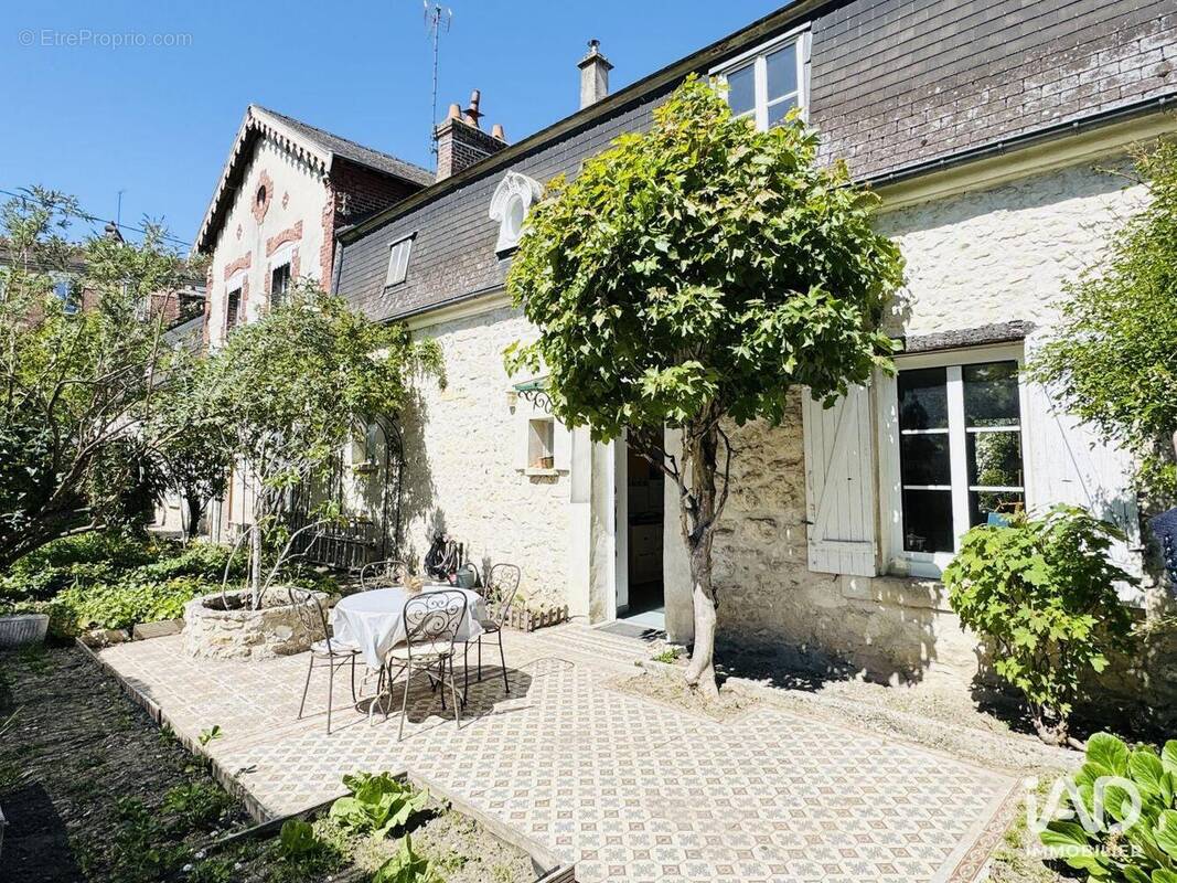 Photo 1 - Maison à COMPIEGNE
