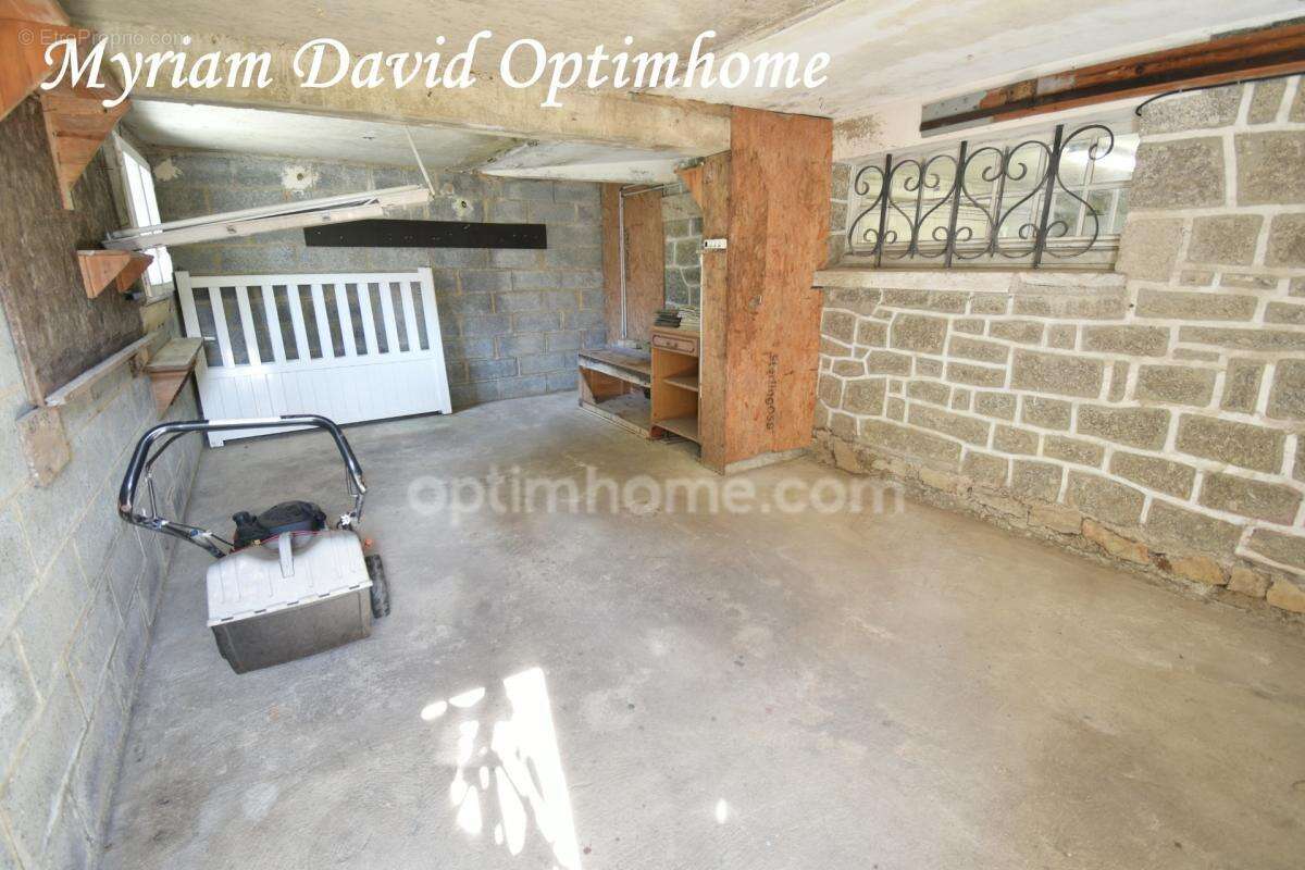 Maison familiale 171 m² – DPE C – 5 chambres – Terrain paysagé de 2 400 m² – Rostrenen - photo 29
