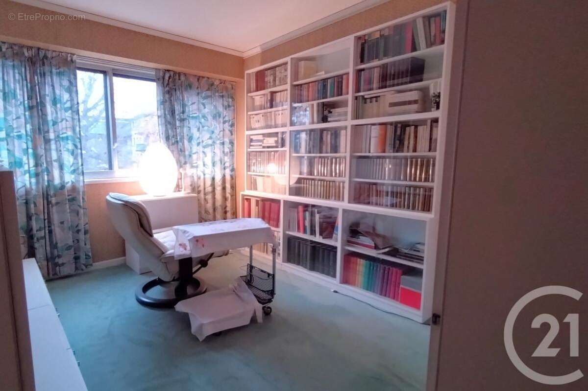 Appartement à FONTENAY-SOUS-BOIS