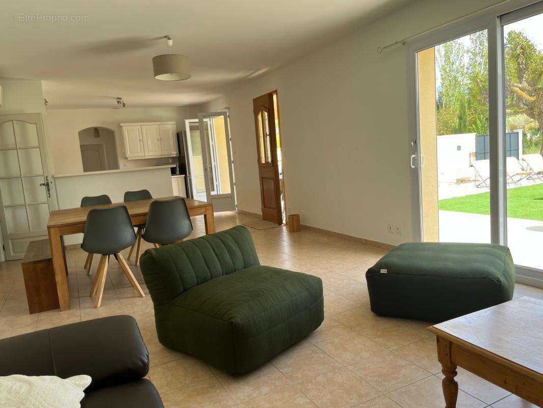 Maison à CRESTET