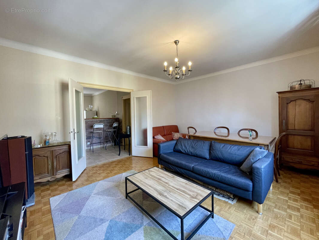 Appartement T3 de 85 m2 en plein cœur de Chambéry avec ascenseur - photo 3