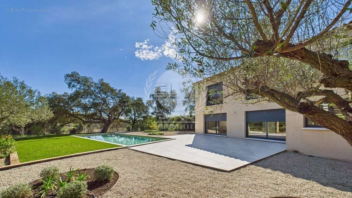 Maison à PLAN-DE-LA-TOUR