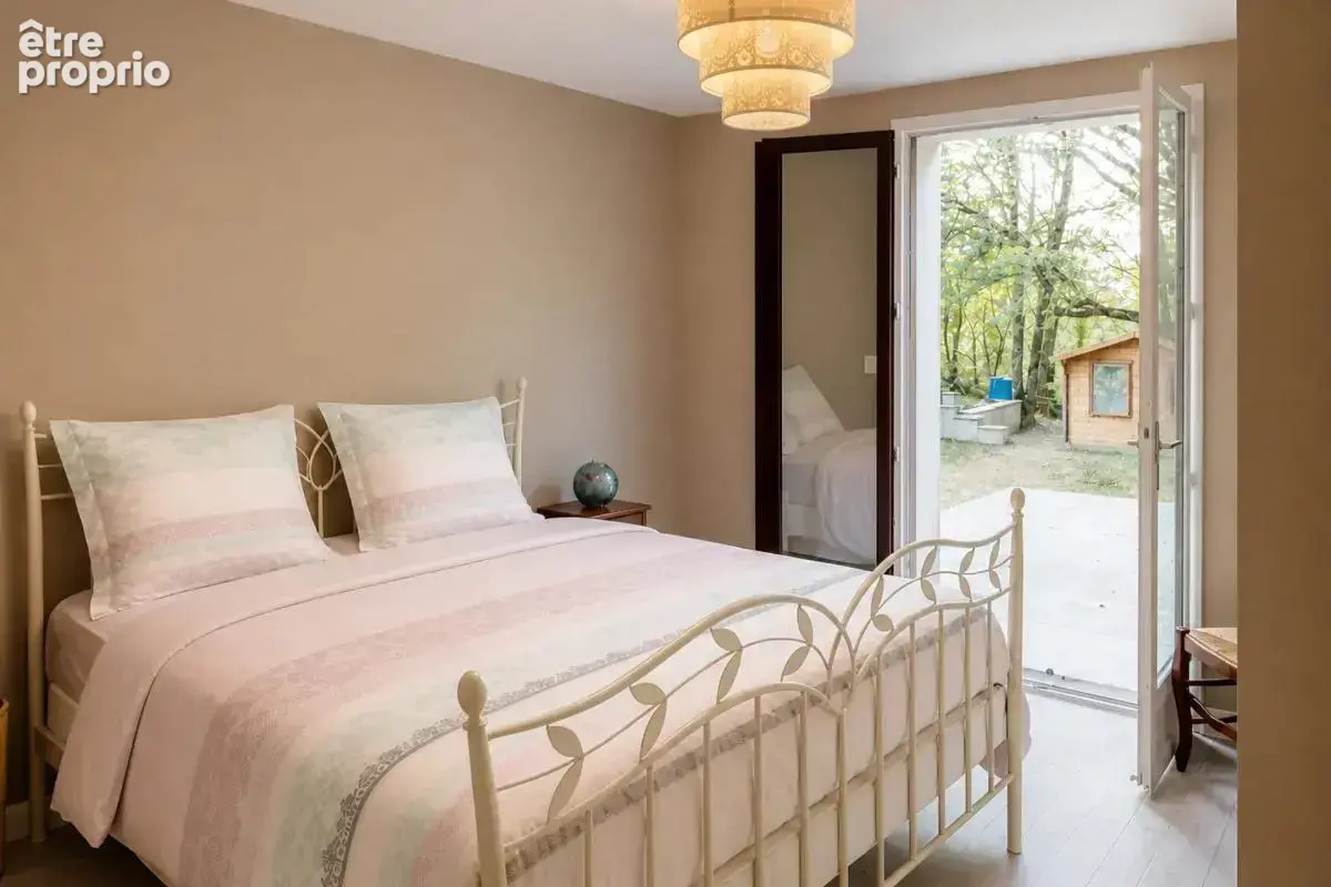 Maison de 6 pièces de 155 m² à La Croix-Blanche - photo 6
