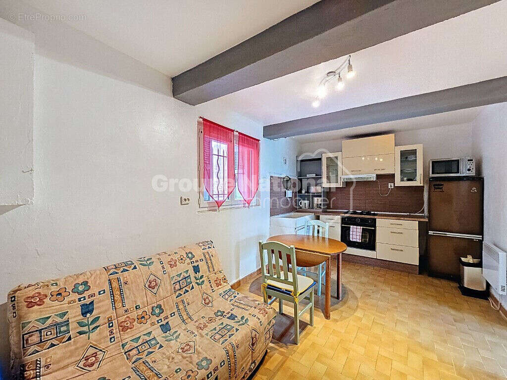 Appartement à BAGNOLS-EN-FORET