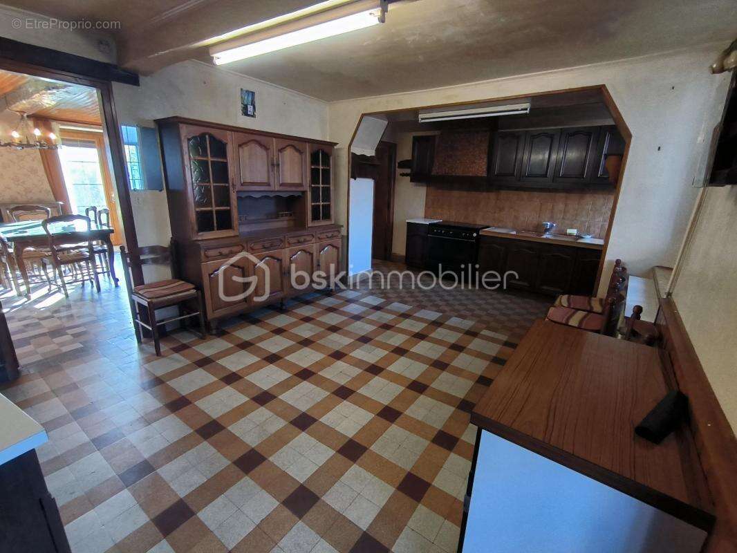 Maison 4 pièces avec dépendances sur 4447m² de terrain - photo 3