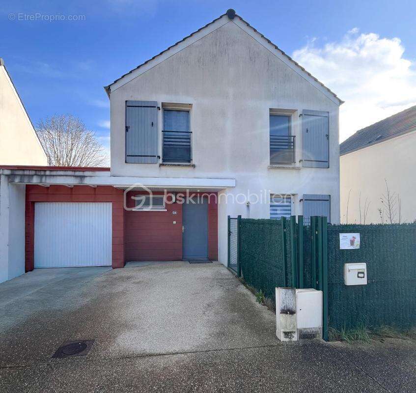Maison à MONTEVRAIN