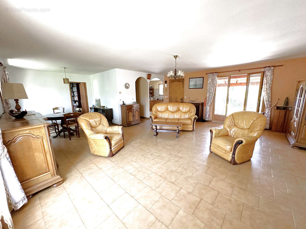 Maison à BORMES-LES-MIMOSAS