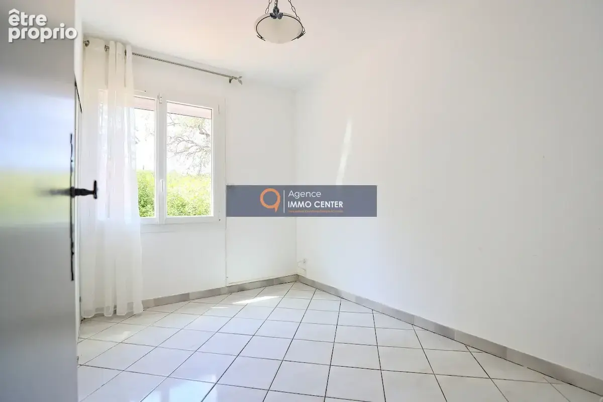 Pierrefeu-du-Var   Belle maison T5 de 158 m2 sur vaste terrain de 2 310 m2 - photo 15