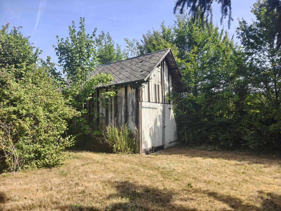 Maison de 205 m2 - 7 pièces avec 4 chambres - Dépendances - photo 5