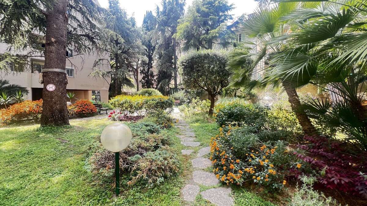 Alpes- maritimes(06) nice - gambetta park  a vendre 3 pieces avec exterieur au calme - photo 8