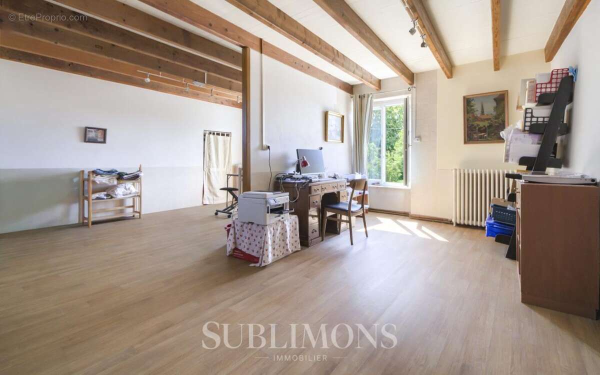 Maison avec dépendance habitable et Hangar - photo 8