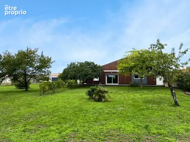 MAISON FAMILIALE contemporaine dans un écrin de verdure - photo 3