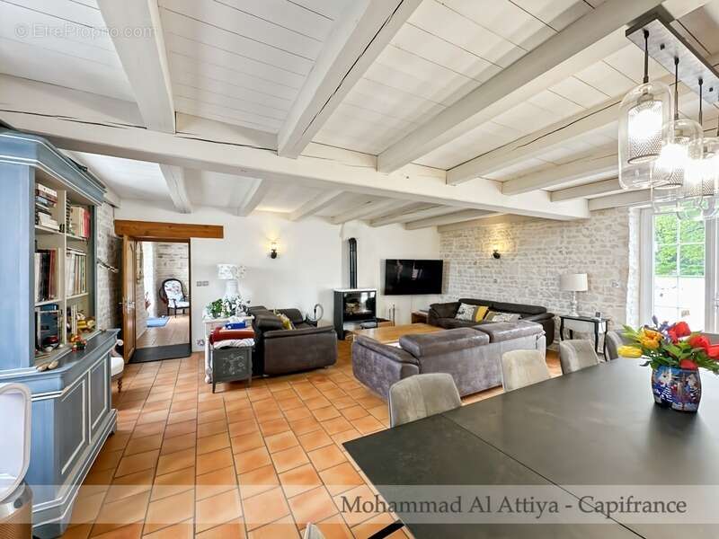 Magnifique propriété familiale avec gîte, studio et piscine à quelques minutes de La Rochelle (17) - photo 6