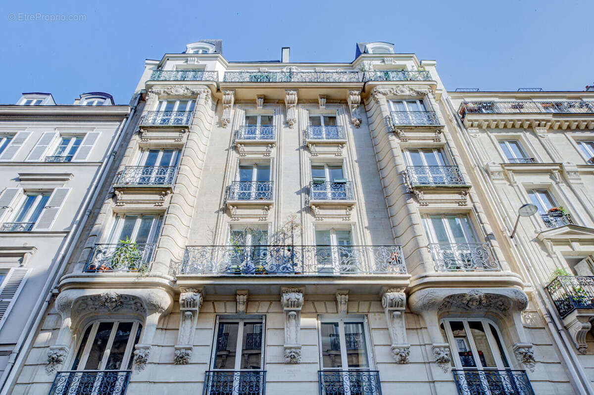 Appartement à PARIS-9E
