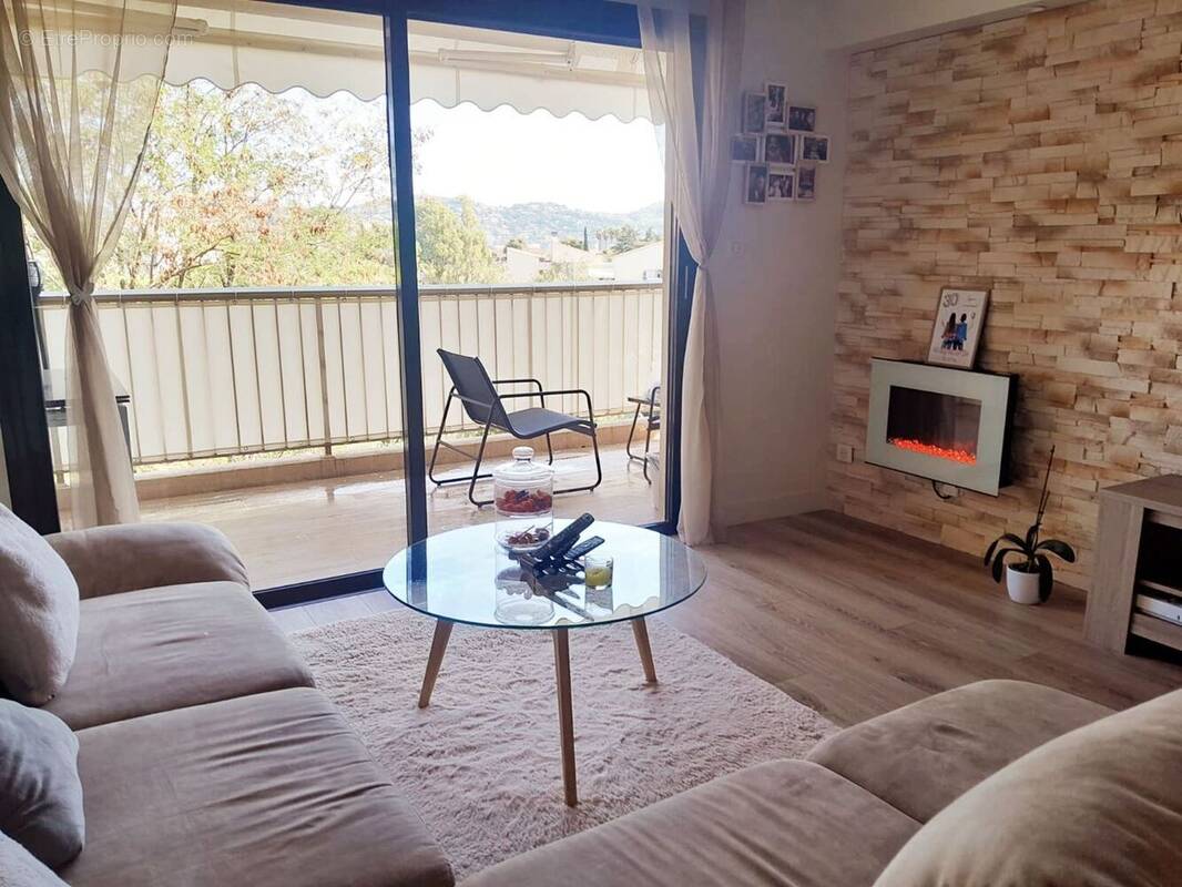 Appartement à LE CANNET