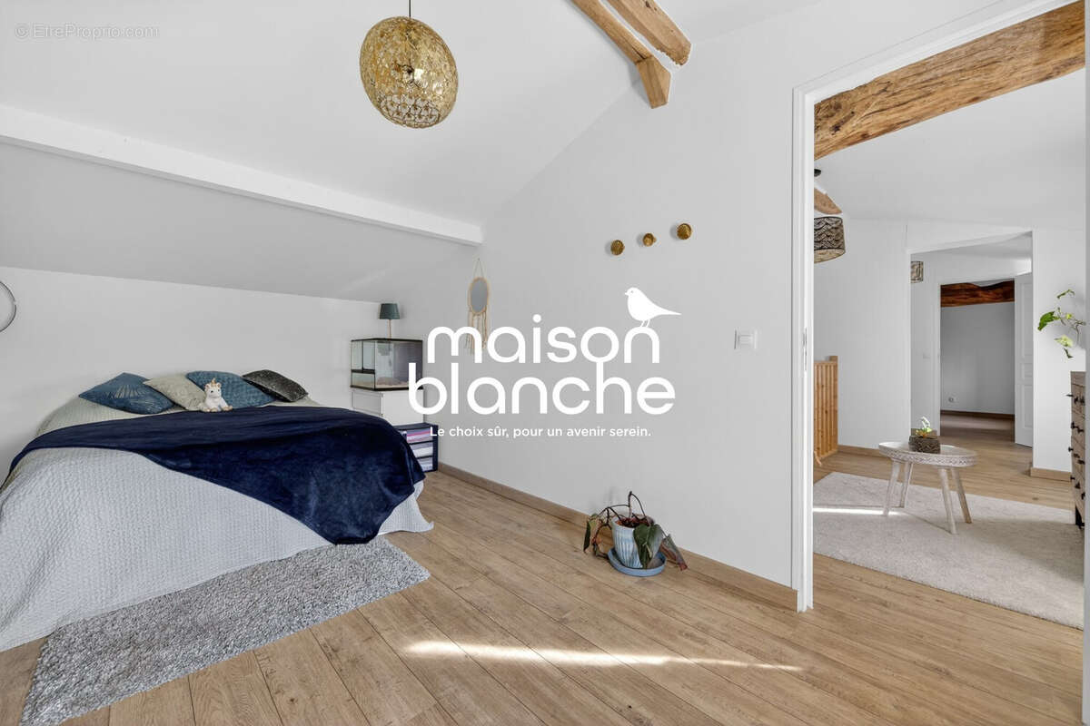 Maison à MONTAGNE