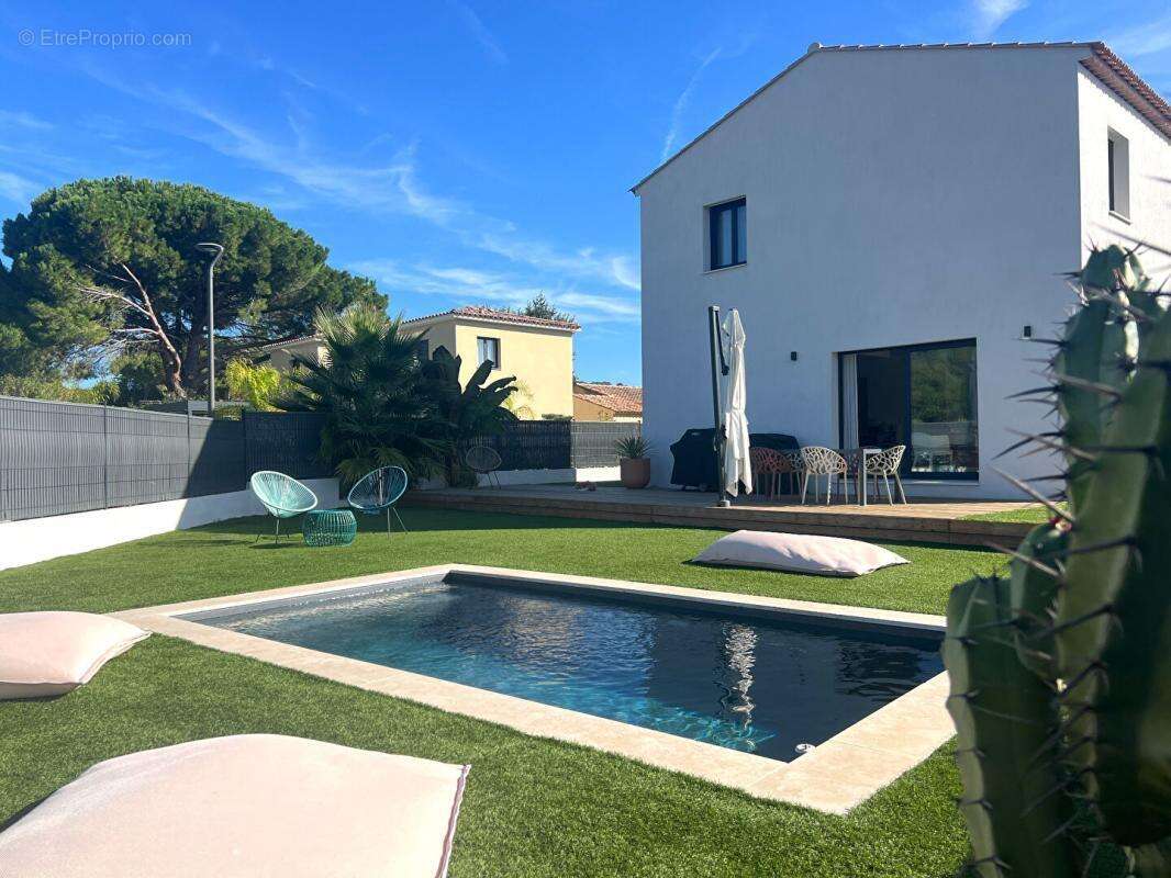 Maison à LE CASTELLET