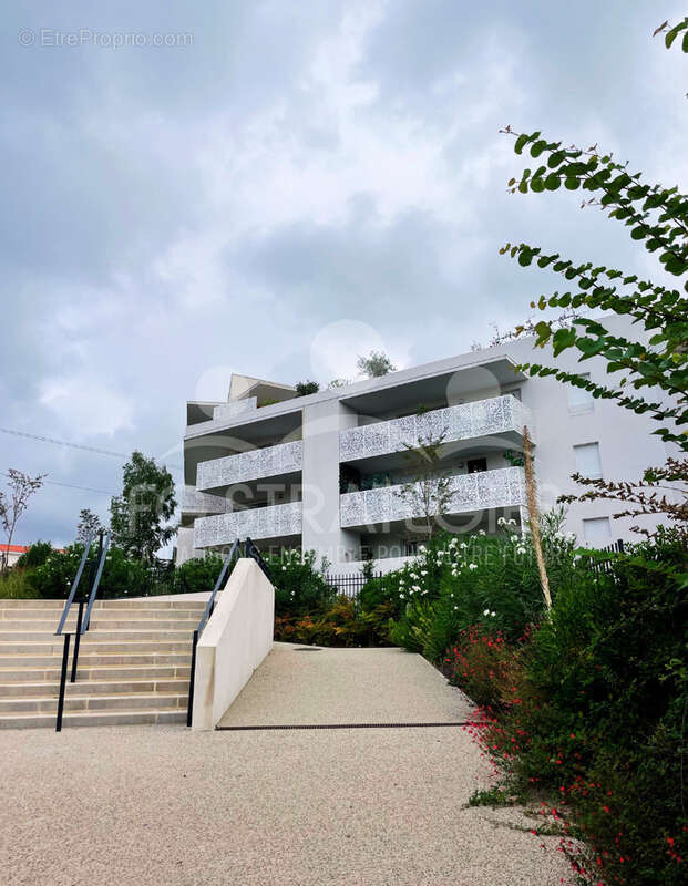 SAINT AUNES   T3 avec terrasse, cave, 2 garages - DPE A - photo 13