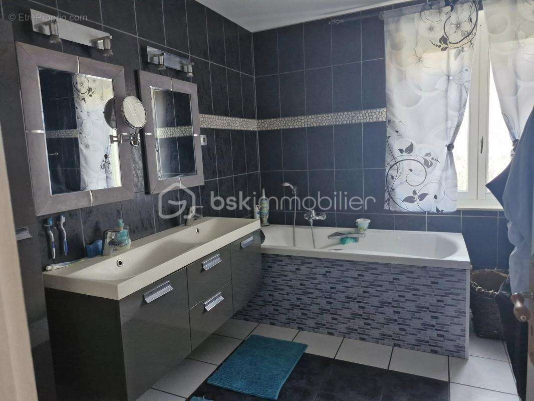 Maison à BOULOGNE-LA-GRASSE