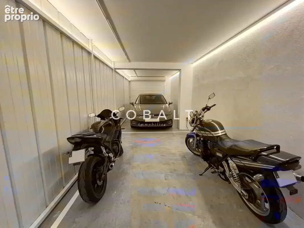 Parking à PARIS-17E