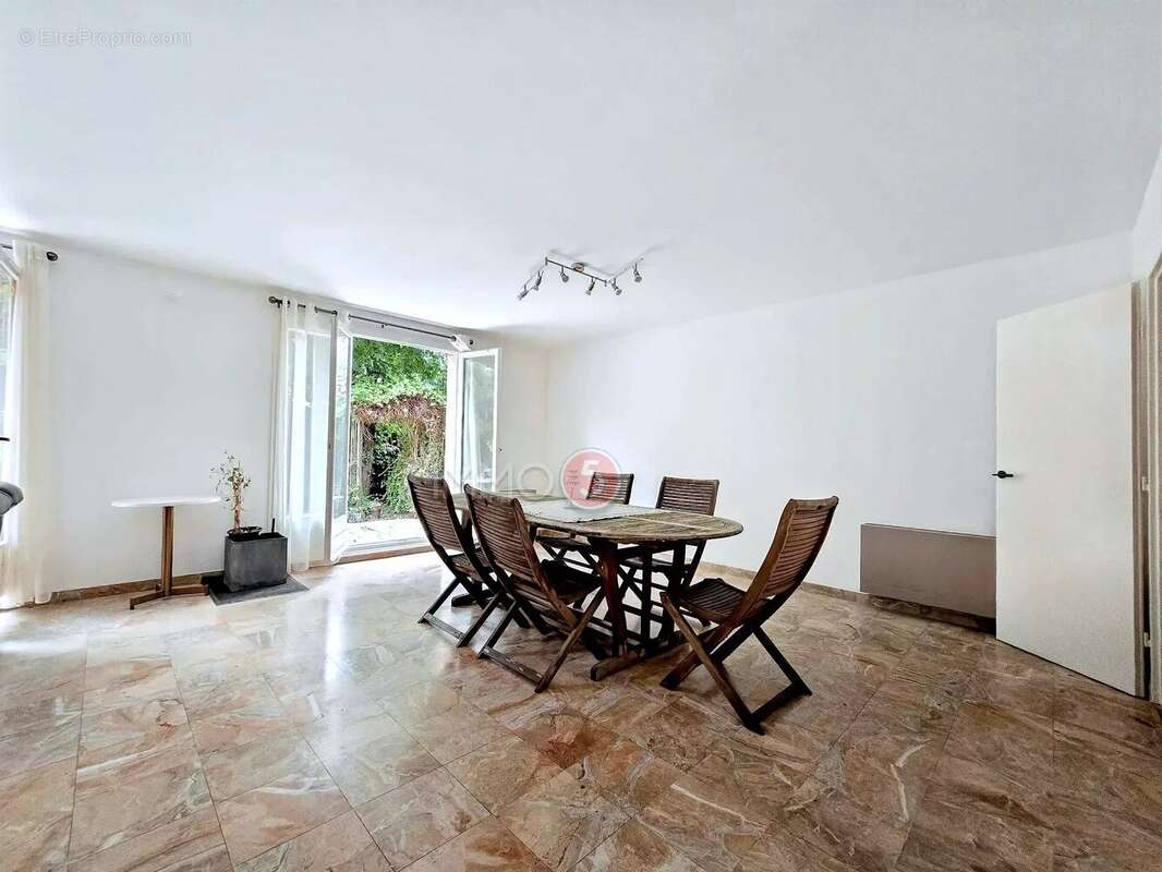 Maison à OZOIR-LA-FERRIERE