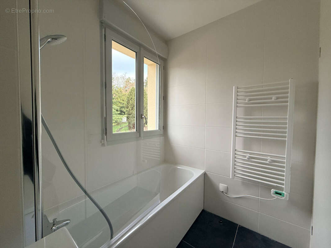 Maison à OINVILLE-SUR-MONTCIENT