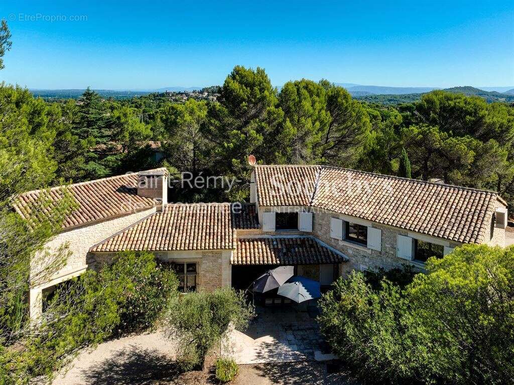 Une maison d'architecte en pierre face aux Alpilles - photo 17