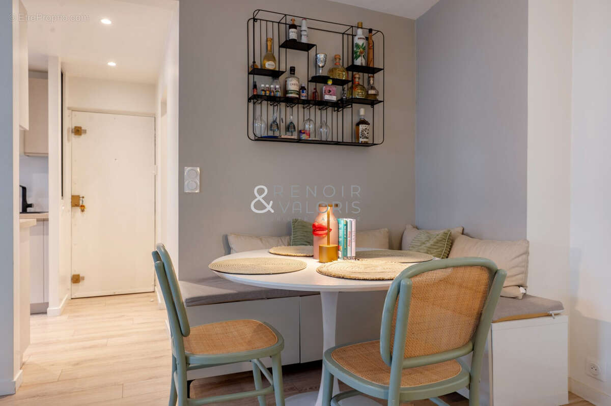 Appartement à PARIS-17E