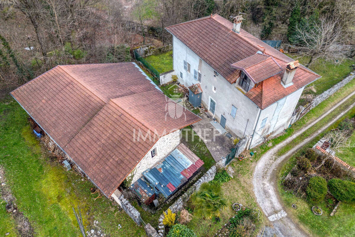Maison à LA TERRASSE
