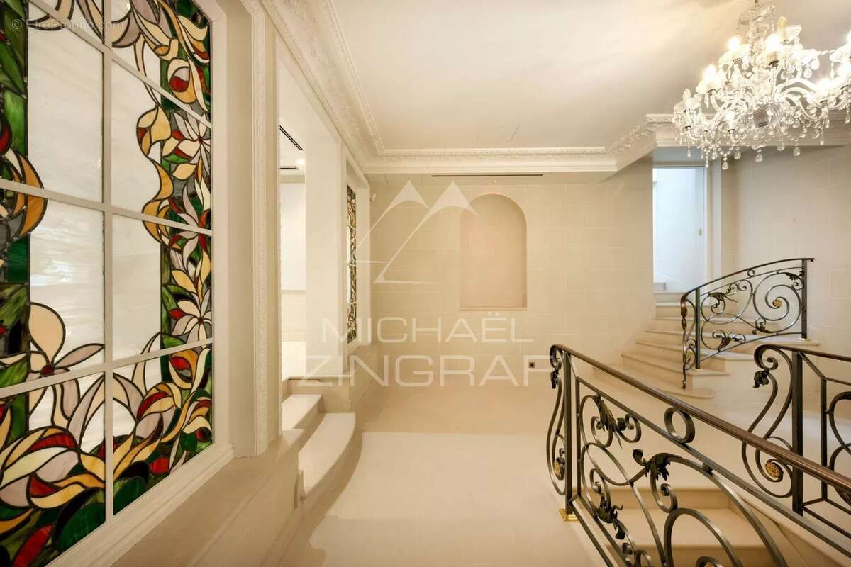 Maison à NEUILLY-SUR-SEINE