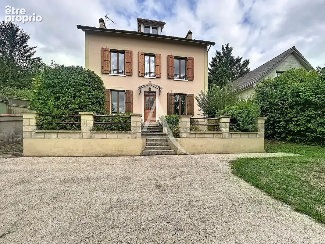 Photo Maison à Follainville-Dennemont au prix de 353 000€
