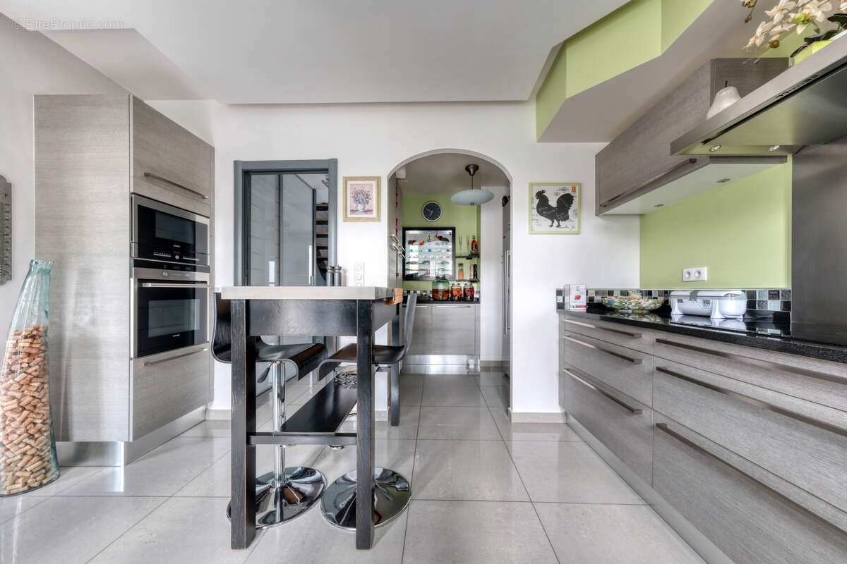 Maison indivdiuelle de plain pied - 210m2 - 5 chambres - dpe c - photo 10