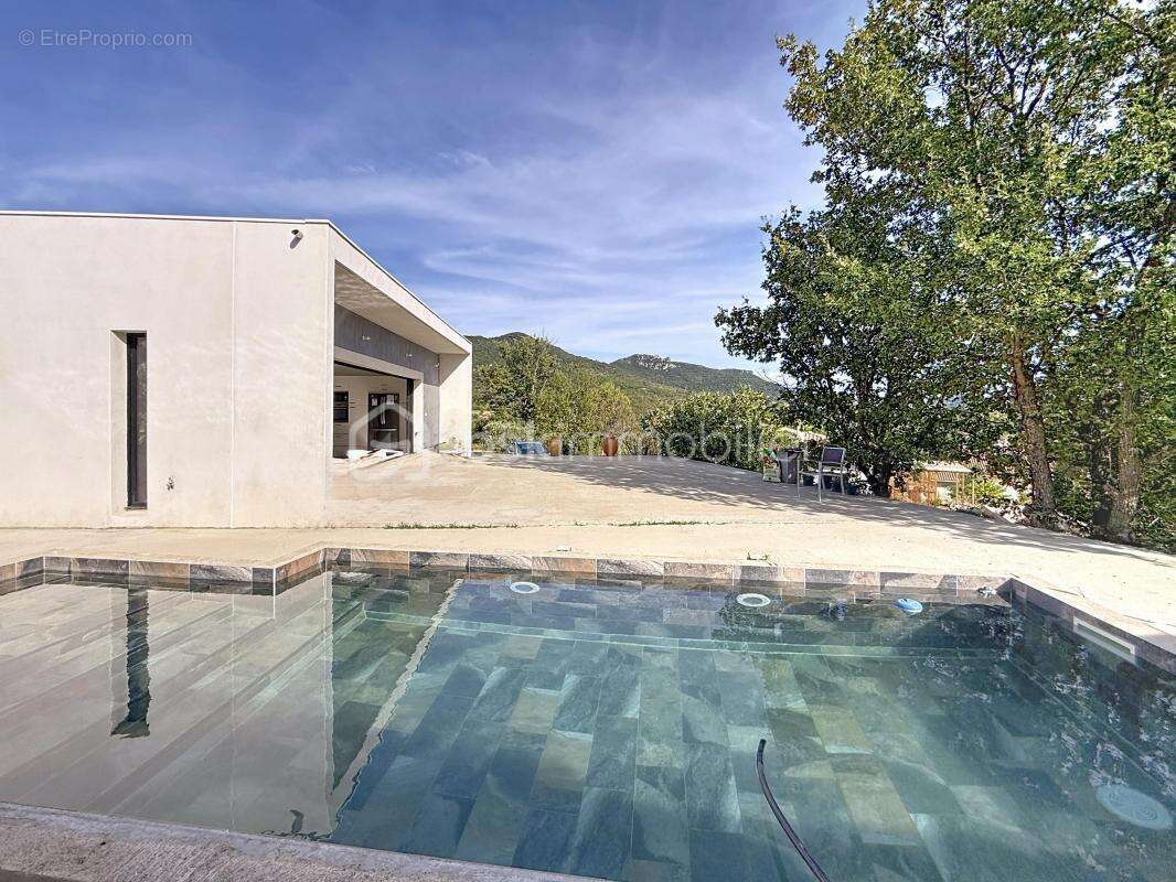 Maison à SAINT-JEAN-DE-LA-BLAQUIERE