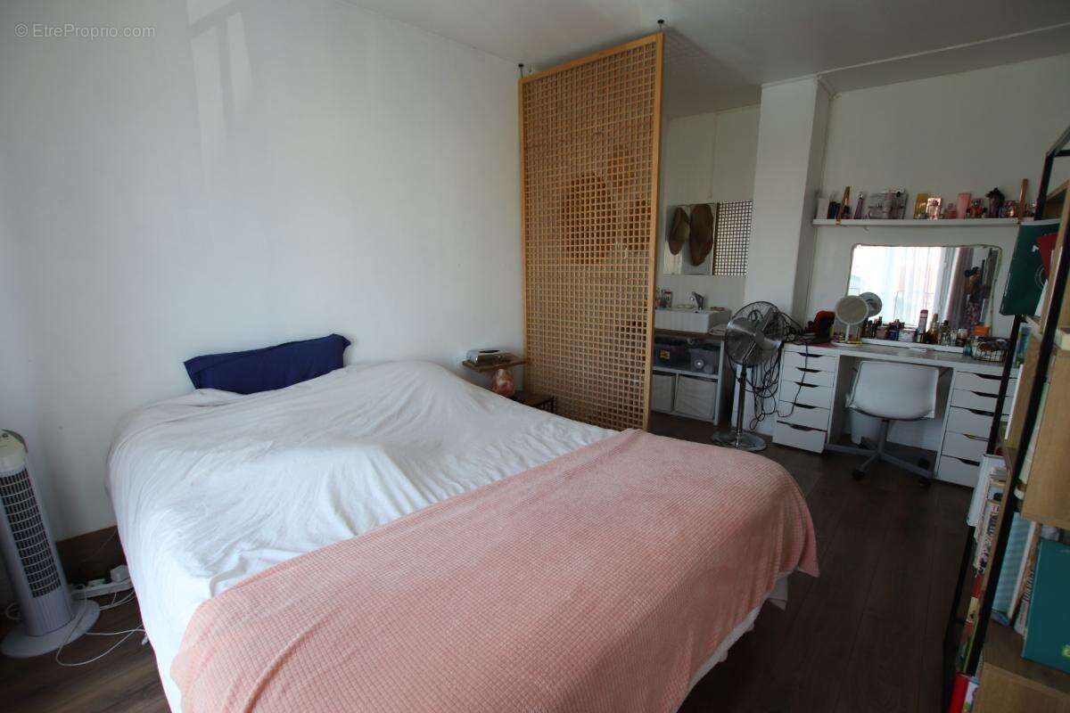 ORLEANS, secteur proche faubourg bannier, à 6' à pied de la gare appartement de plus de 100m2, 3 chambres à rafraichir - photo 10