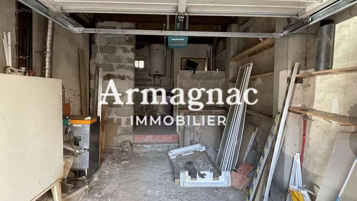 Maison à VIC-FEZENSAC