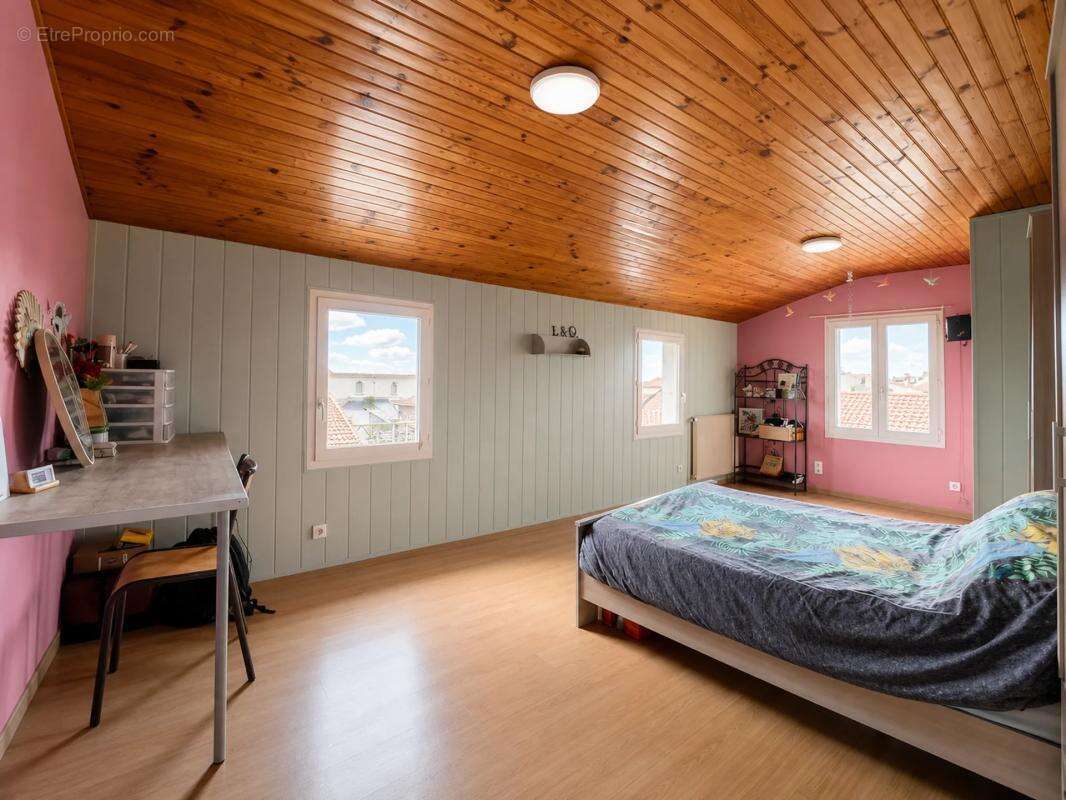 Maison de 5 pièces de 144 m² à Gerzat - photo 11